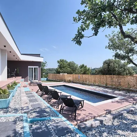 Senorita Villa *