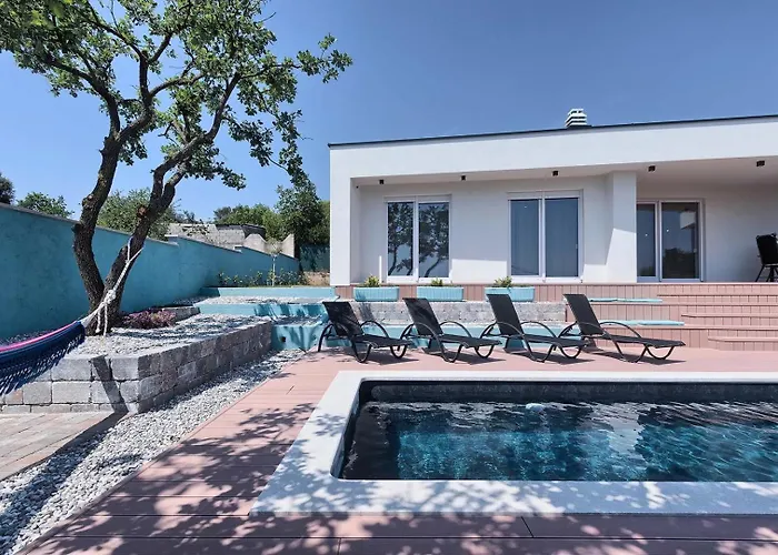 Senorita Villa *