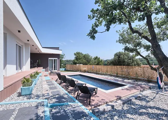 Senorita Villa *