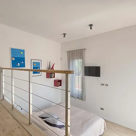Senorita Villa Pula